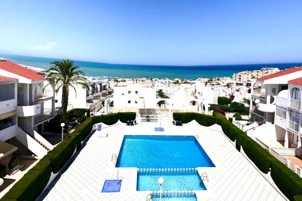 Appartement With Pool, Sea Views & Balcony Less Than 10min Walk To La Mata Beach! Torrevieja