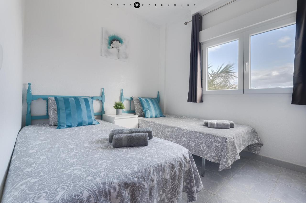 With Pool, Sea Views & Balcony Less Than 10min Walk To La Mata Beach! *