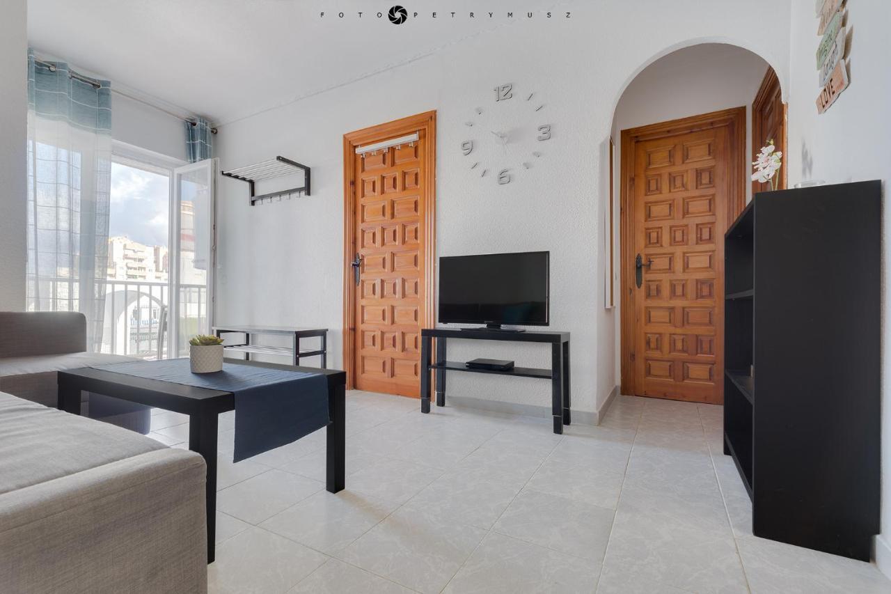 With Pool, Sea Views & Balcony Less Than 10min Walk To La Mata Beach! *