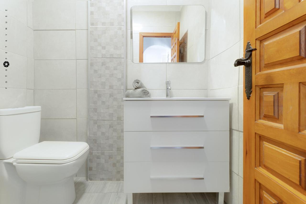 Appartement With Pool, Sea Views & Balcony Less Than 10min Walk To La Mata Beach!
